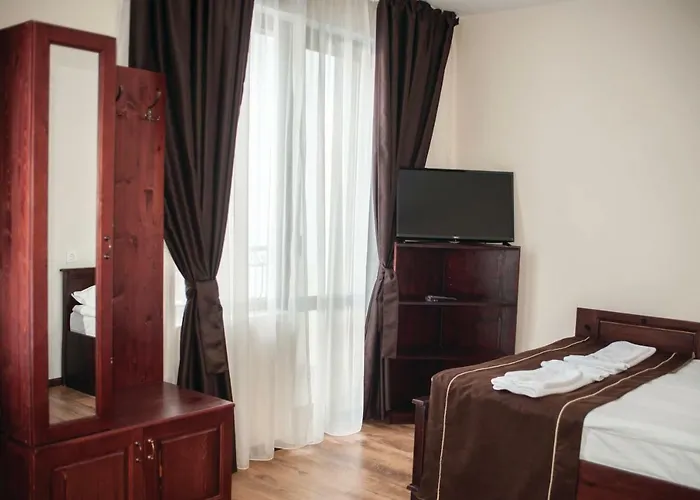 за гости в къща камелия